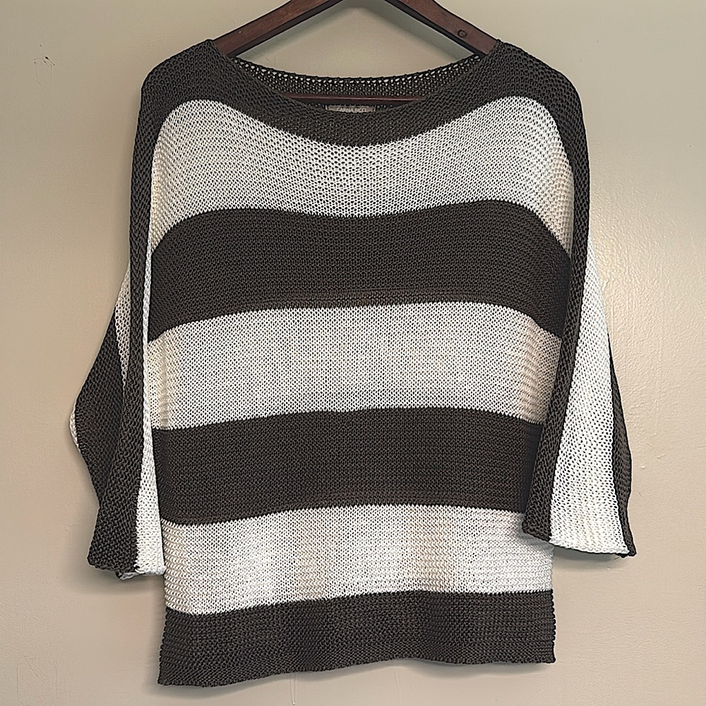Carina Ricci acrylic knitted boatneck half sleeve sweater top white and brown‎